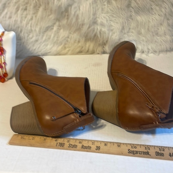 Faded Glory chunky Heels Booties - Picture 5 of 8